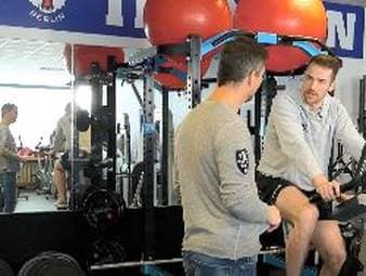 Rick Goldmann besucht Marcel Noebels von den Eisbären Berlin in seiner sportlichen und spricht mit ihm über seine Ziele bei den Eisbären, sowie Höhen und Tiefen seiner Karriere.