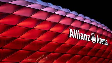Die Allianz Arena macht sich bereit für den Auftakt der neuen Bundesliga Saison