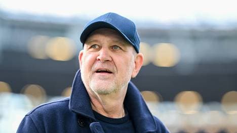 Schmadtke beim Heimspiel am Freitag gegen Braunschweig