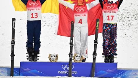 Qi Guangpu gewinnt die Goldmedaille im Ski-Freestyle