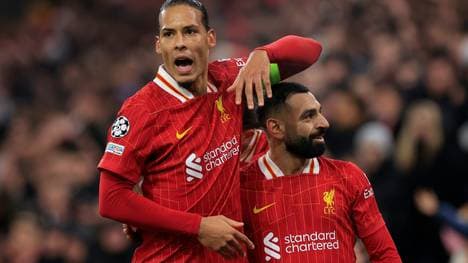 Gehen gemeinsam in die neue Saison: Van Dijk (l.) und Salah 