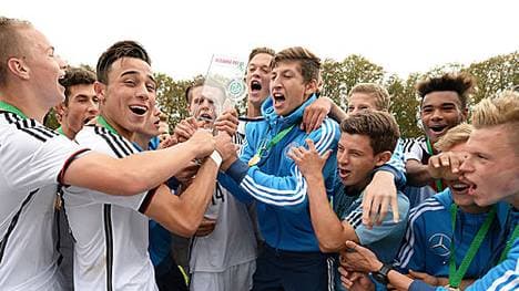 Die deutsche U 17 triumphiert beim Vier-Nationen-Turnier