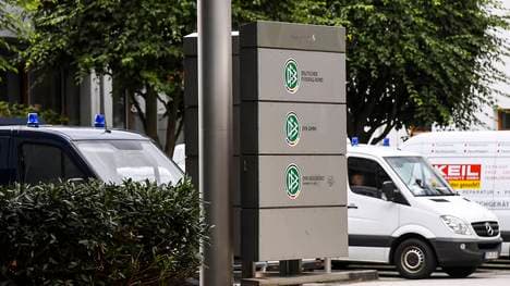 Die Steuerfahndung, die Polizei und das BKA durchsuchten die Zentrale des Deutschen Fussball Bundes