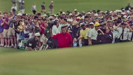 Tiger Woods nach seinem siegbringenden Schlag beim Masters in Augusta 1997