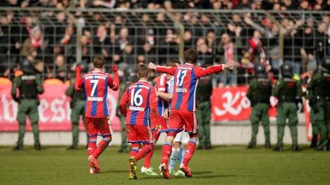 Hier jubeln die "kleinen" Bayern nach einem Sieg über den Stadtrivalen