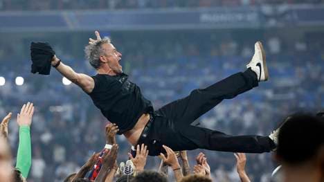 Luis Enrique wurde von seinen PSG-Spielern gefeiert