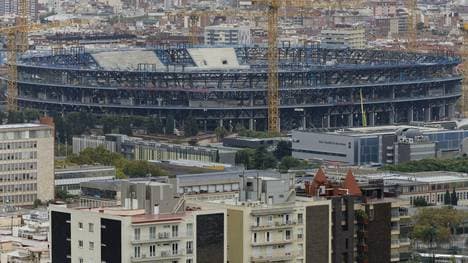 Camp Nou während des Umbaus
