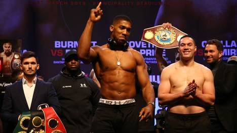 Anthony Joshua (l.) und Joseph Parker (r.) kämpfen in einem Mega-Fight um gleich drei WM-Gürtel