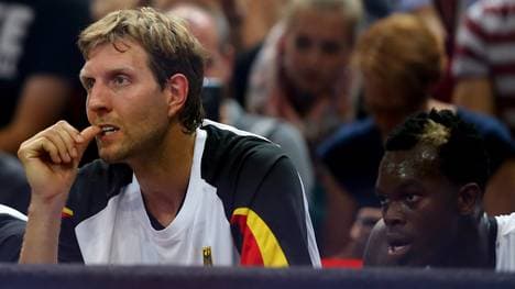 Dirk Nowitzki (l.) und Dennis Schröder