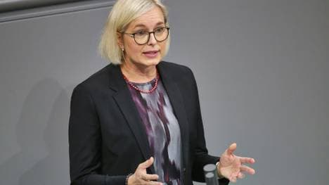Staatsministerin Christiane Schenderlein
