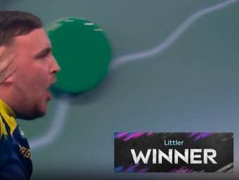 Luke Littler gewinnt eine intensive Partie gegen Ex-Weltmeister Rob Cross und zieht ins Viertelfinale der Darts-WM 2026 ein. Er wendet sich danach an Fans, die ihn während des Matches gereizt hatten.