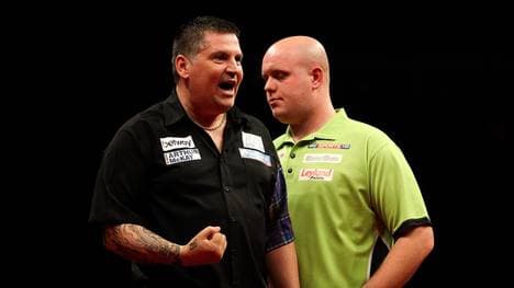 Gary Anderson und Michael van Gerwen spielen in der Premier League