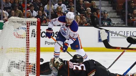 Edmonton Oilers v Anaheim Ducks