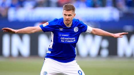 Simon Terodde bleibt dank einer Klausel im Vertrag