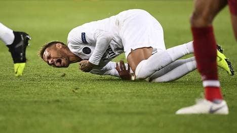 Paris-Saint-Germain: Neymar fällt nach Mittelfußbruch zehn Wochen aus , PSG-Superstar Neymar fällt für mehrere Monate aus