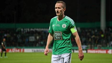 Mendler und Co. mussten bei der Rasenpflege mit anpacken