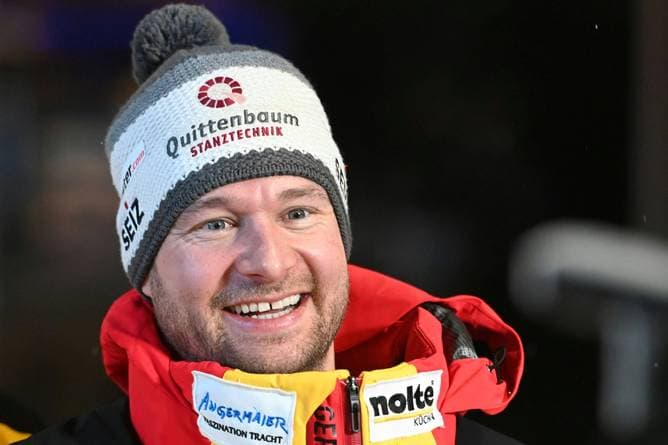 Lochner unterstreicht Favoritenstatus