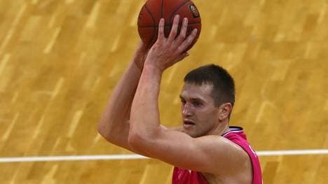 Telekom Baskets Bonn v Basketball Loewen Braunschweig- BBL