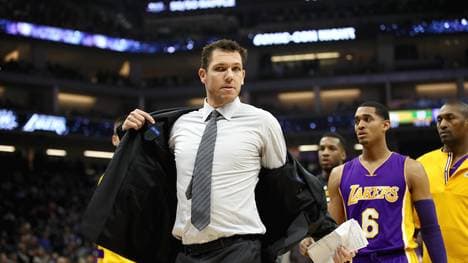 Los Angeles Lakers v Sacramento Kings