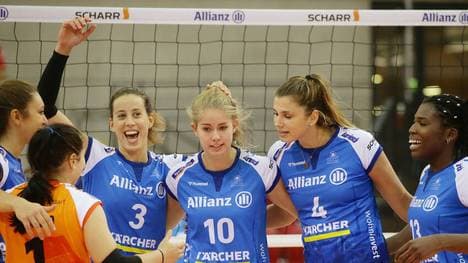 Bei den Volleyballerinnen des MTV Stuttgart gibt es Grund zur Freude