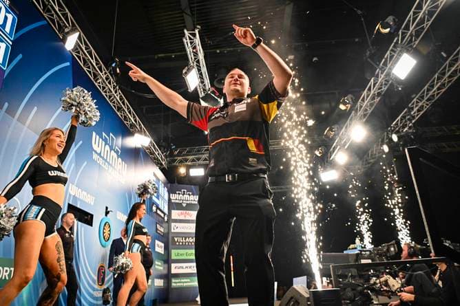 Historischer 9-Darter!