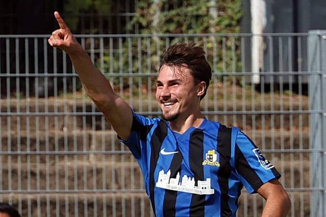 Überraschender Wechsel von Regionalliga-Stürmer