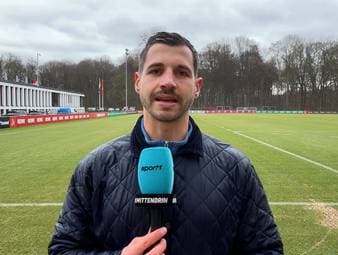 Der 1. FC Köln ist seit acht Bundesligaspielen sieglos. SPORT1-Reporter Manfred Sedlbauer ordnet ein, wie es um Trainer Lukas Kwasniok steht.