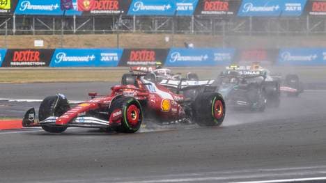 Charles Leclerc kämpft mit der Lenkung seines Ferrari