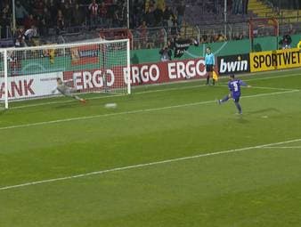 Der SC Freiburg schafft beim VfL Osnabrück erst im Elfmeterschießen den Sprung ins Achtelfinale. Alle Tore und Highlights im Video.