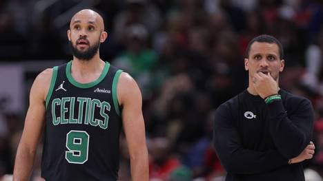 Derrick White (l.) und die Boston Celtics scheiden in den NBA-Playoffs aus