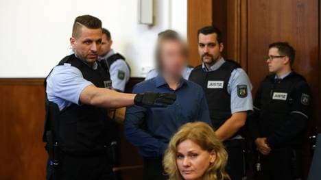 BVB - AS Monaco: Urteil  im Prozess um den Anschlag auf den BVB-Bus, Sergej W. gesteht den Anschlag auf den Mannschaftsbus von Borussia Dortmund