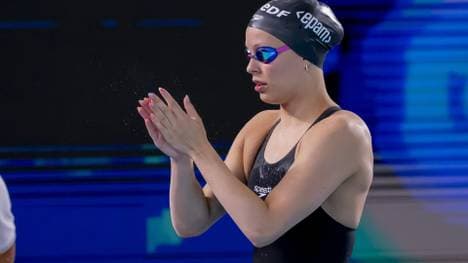 Roth schwimmt ins Finale