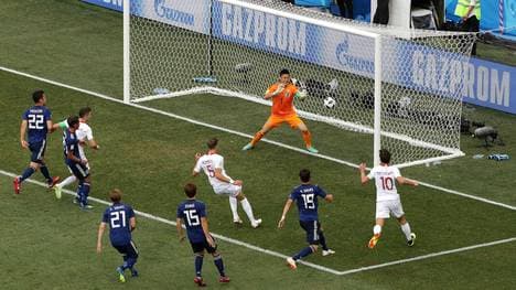 Jan Bednarek (4.v.r.) erzielte das Führungstor für Polen gegen Japan