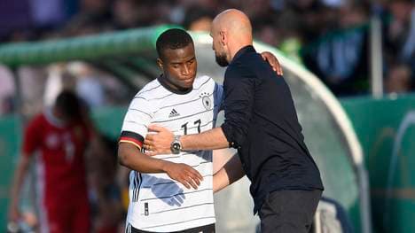 Der DFB erstattet nach dem Rassismus-Eklat gegen Moukoko und Ngankam Strafanzeige