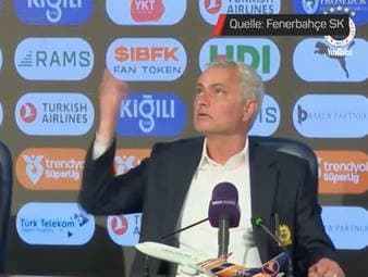 Auf die Frage nach seinen vielen Wechseln scherzt Fenerbahçes José Mourinho: Er werfe Münzen, um die Startelf zu bestimmen und genieße unter der Woche Istanbuls Nachtleben.