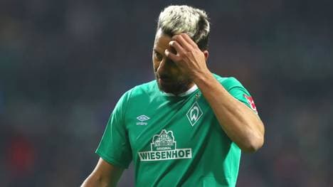 Werder-Angreifer Claudio Pizarro hat sich im Training eine Verletzung zugezogen