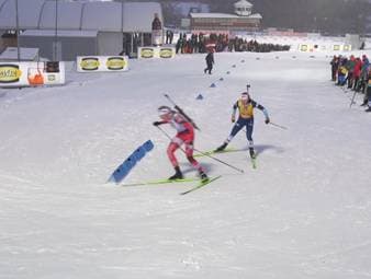 In der Verfolgung von Östersund siegt die Österreicherin Lisa Hauser. Die deutschen Biathletinnen warten weiter auf das erste Saisonpodest.