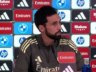 Nach dem verlorenen Finale der spanischen Supercopa gehen Xabi Alonso und Real Madrid getrennte Wege. Nach seiner Bekanntgabe äußert sich Nachfolger Álvaro Arbeloa zu seiner Beziehung zum ehemaligen Leverkusen-Trainer.