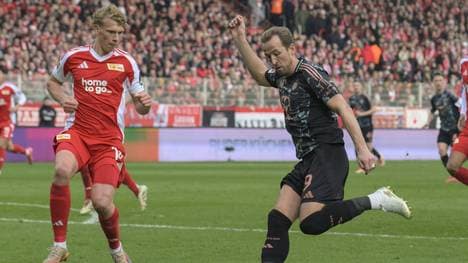 Kane (r.) im Duell mit Unions Querfeld