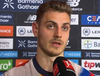 Josip Stanisic und Joshua Kimmich zeigen sich nach dem Remis gegen Leverkusen erzürnt über den VAR - und sind der Meinung, die Partie wäre ohne den Kölner Keller anders ausgegangen. 