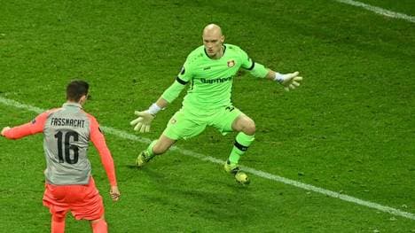 Torhüter Niklas Lomb bleibt der Werkself erhalten