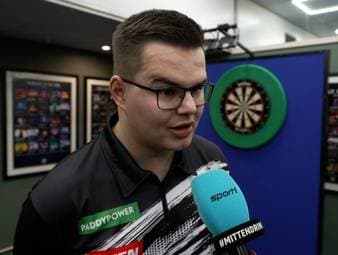 Gian Van Veen steht vor seinem ersten WM-Finale. Sein Gegner ist der amtierende Champion Luke Littler. Dennoch weiß er um seine Chance.