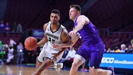 Kenneth Ogbe (l.) spielte zuletzt für die Utah Valley Wolverines