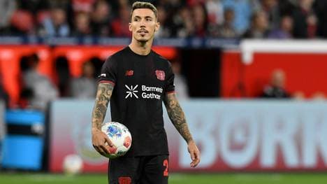 Grimaldo vor der Ausführung eines Freistoßes