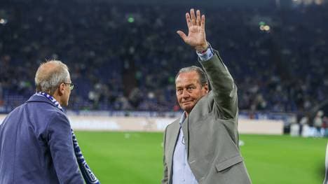 Huub Stevens sorgt sich um Schalke 04