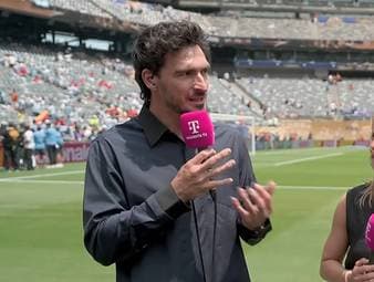 Weltmeister Mats Hummels erklärt vor dem WM-Finale, warum Fußball-Deutschland beim DFB nach den zuletzt schweren Wochen wieder Hoffnung schöpfen darf und wo man als Fußball-Nation wieder hinmöchte.