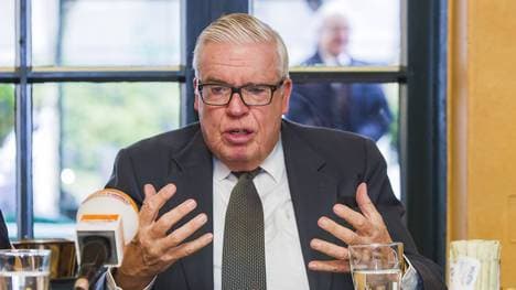 Klaus-Michael Kühne findet deutliche Worte zum Hamburger SV