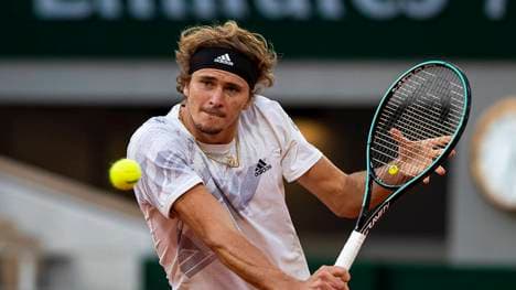 Alexander Zverev (GER) Tennis - French Open 2020 - Grand Slam - Roland Garros - Paris - - France - 30 September 2020. *** Alexander Zverev GER Tennis French Open 2020 Grand Slam Roland Garros Paris France 30 September 2020 Copyright: xJuergenxHasenkopfx
