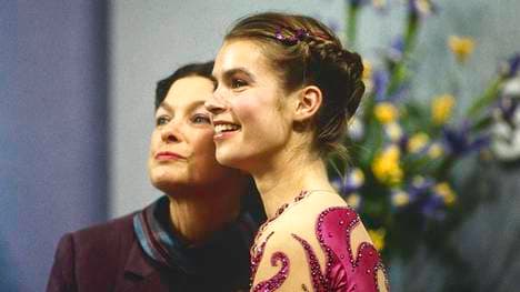 Katarina Witt und Trainerin Jutta Müller beim Olympiasieg in Sarajevo