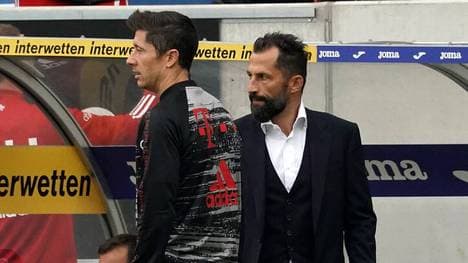 Hasan Salihamidzic (r.) und der FC Bayern haben Robert Lewandowski doch ziehen lassen